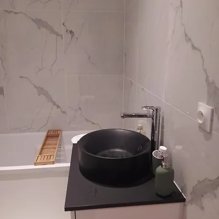 Moderne Au Centre De Apartament Paryż